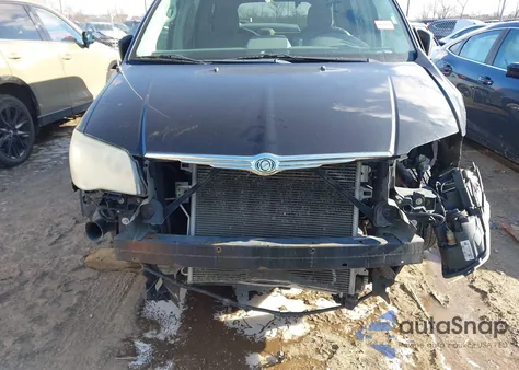 2010 Chrysler Town & Country Lx z USA, uszkodzony, nr VIN 2A4RR4DEXAR188649